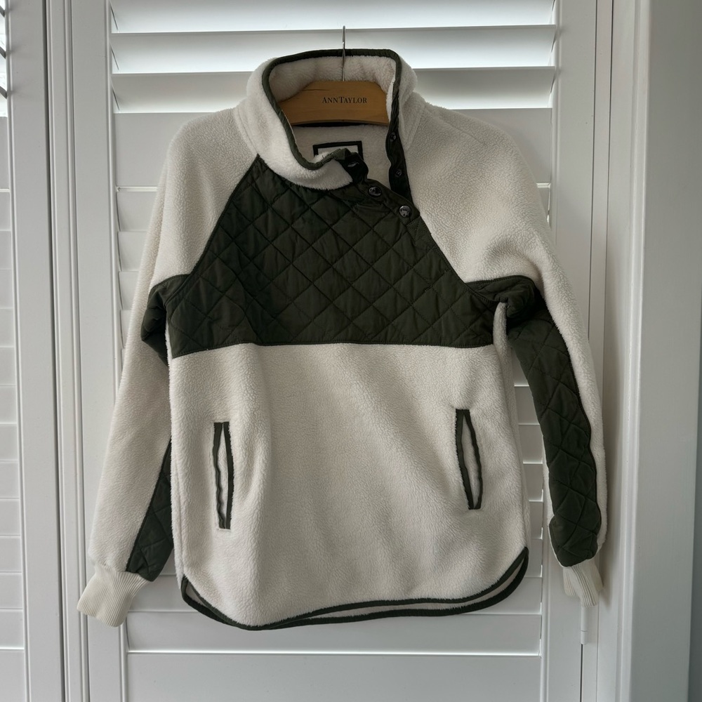 A&F Pullover Fleece XS